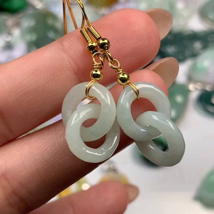 翡翠未镶嵌项圈翡翠