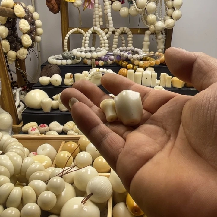 ?****?象牙果雕刻鲨鱼背三通