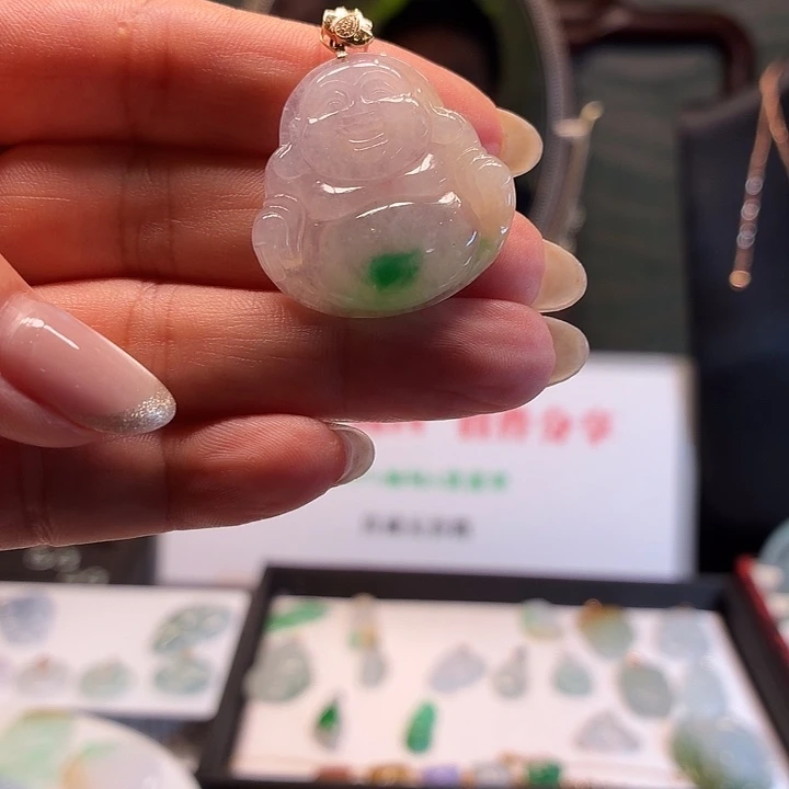 梦***君颈饰18K金镶嵌翡翠翡翠吊坠