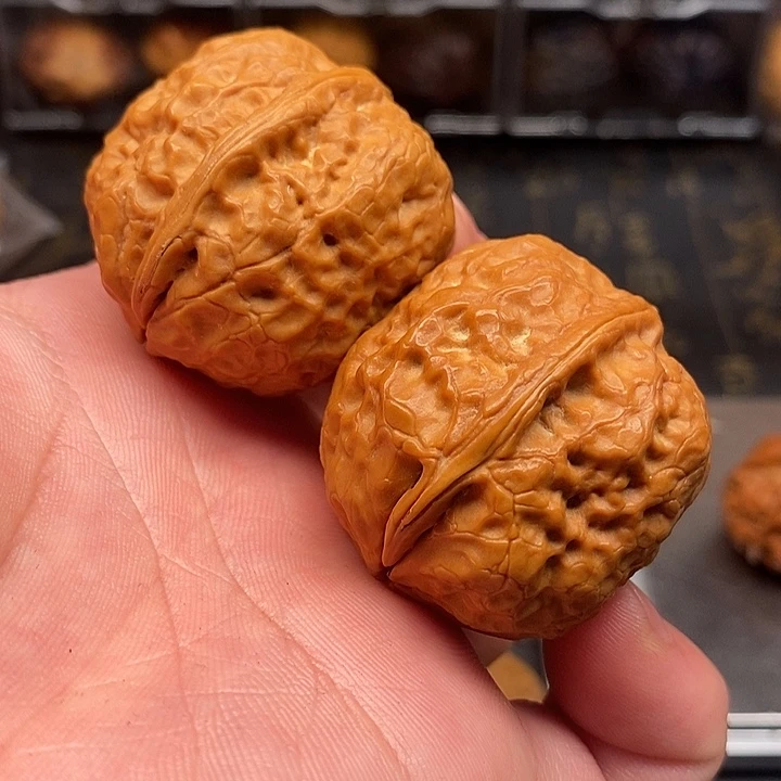 文玩核桃把件异形龙蛋