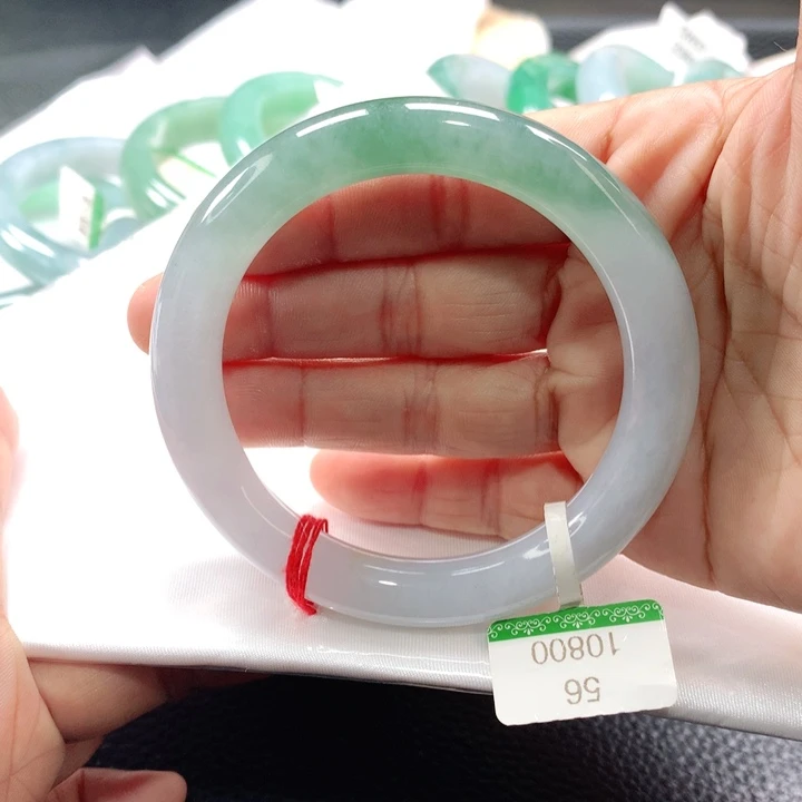 翡翠手镯未镶嵌56565656