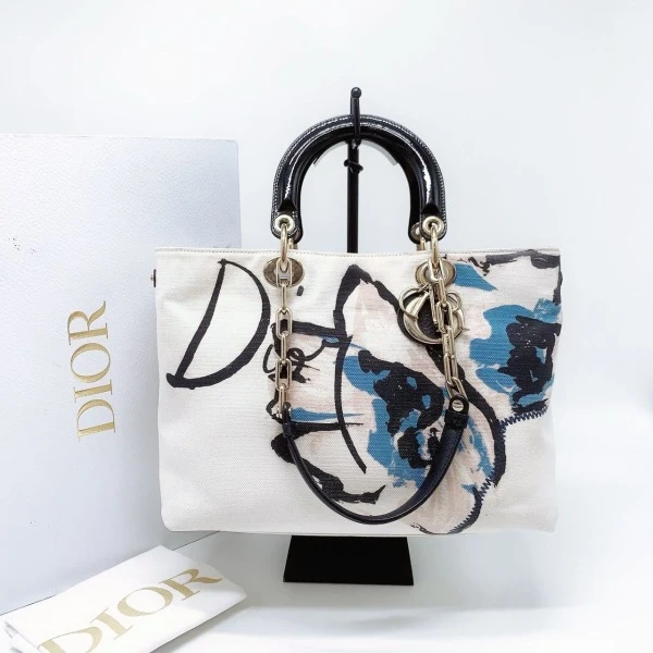 95新/迪奥/包包/市场价32000/250213CZ0018