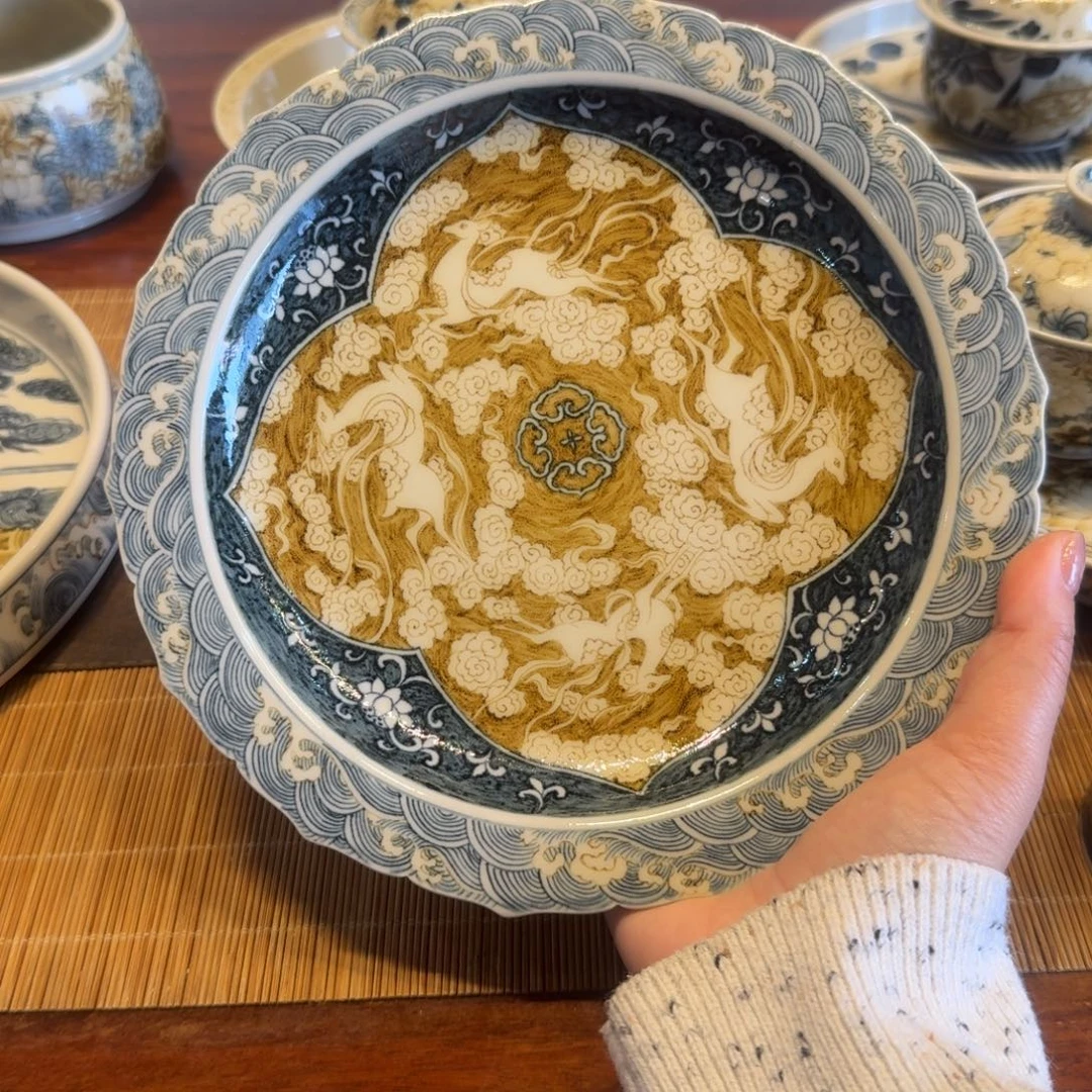 二号釉里金九色鹿壶承