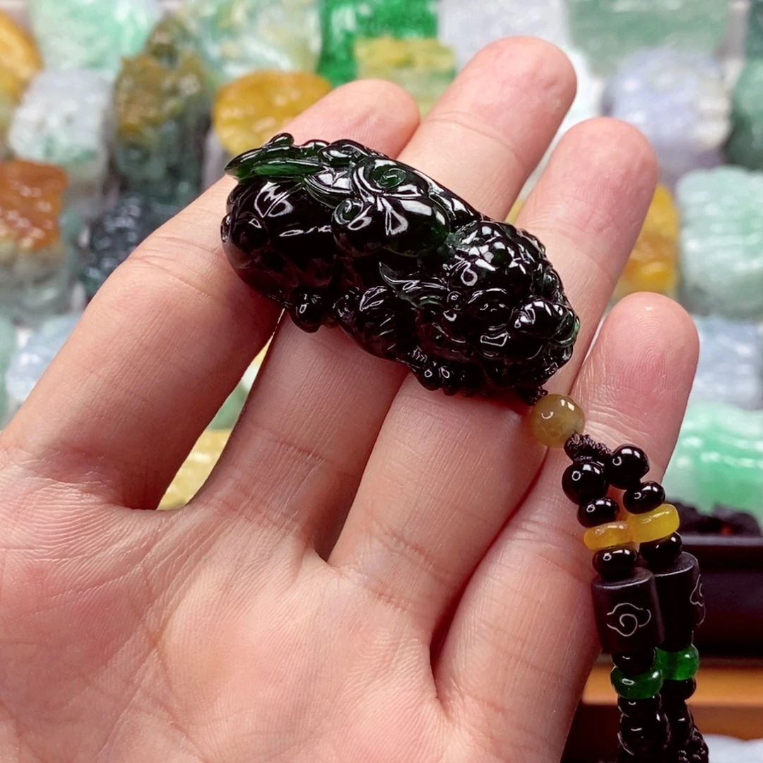 赵***子翡翠未镶嵌颈饰翡翠
