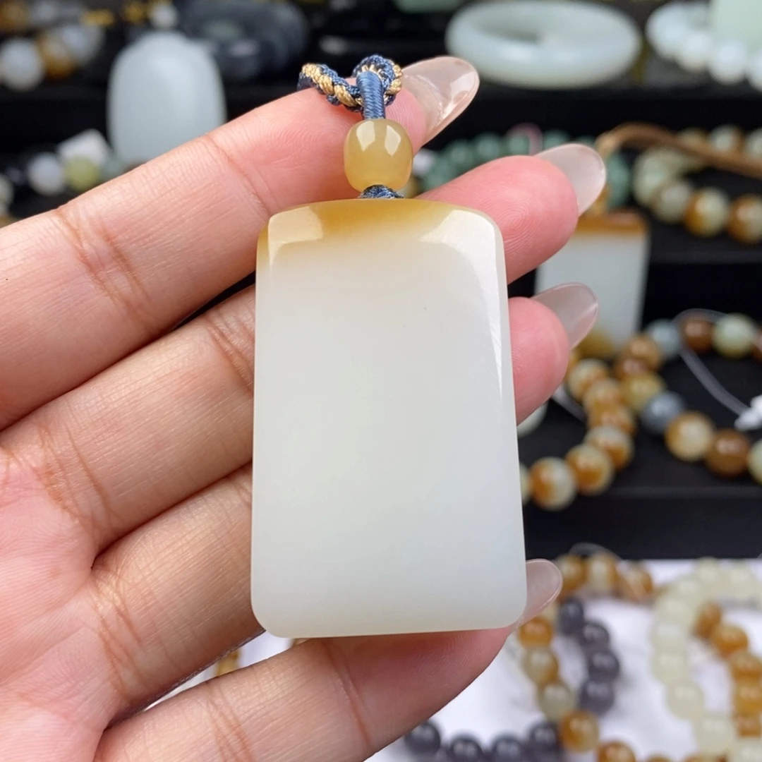 和田玉吊坠未镶嵌