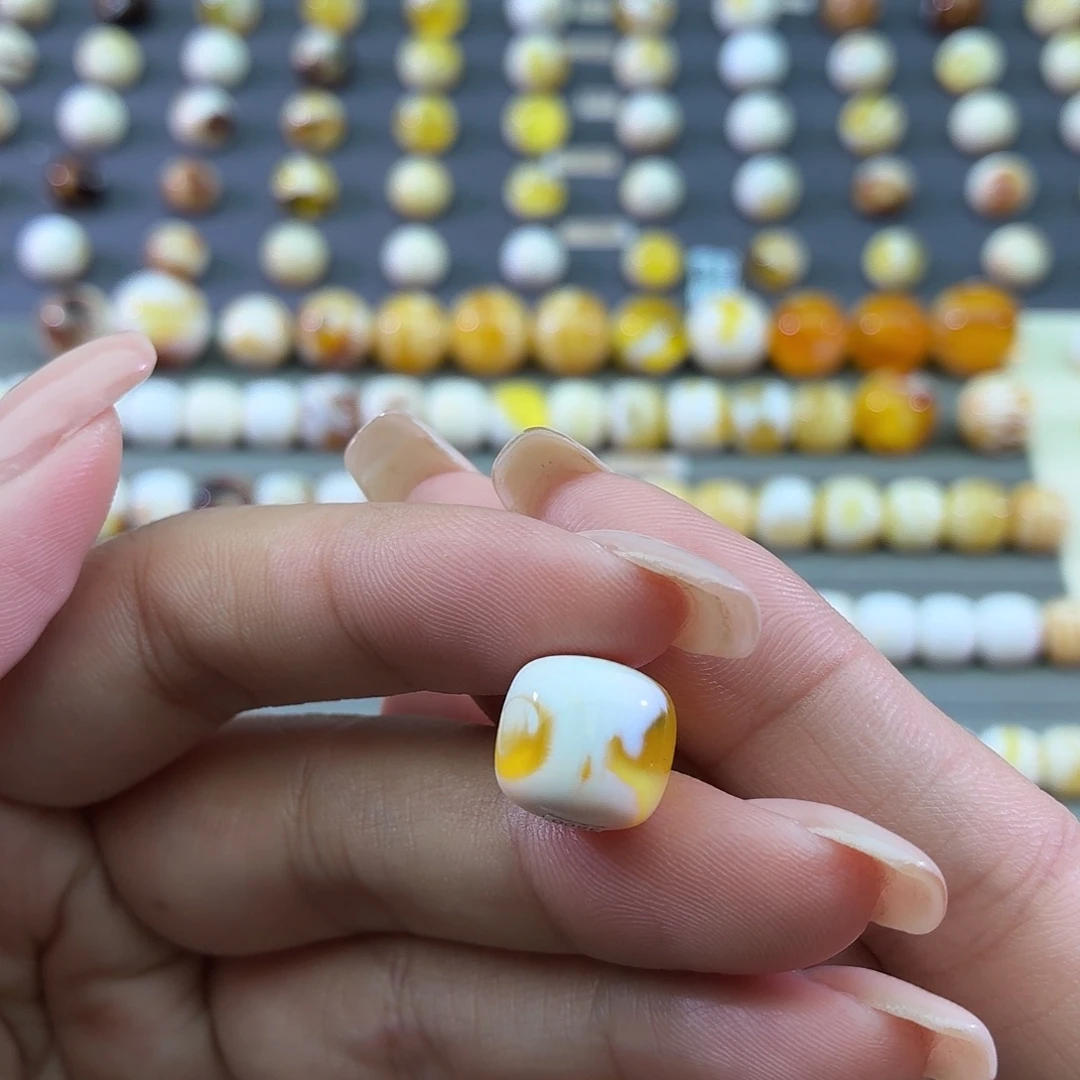 琥珀未镶嵌裸石12.5