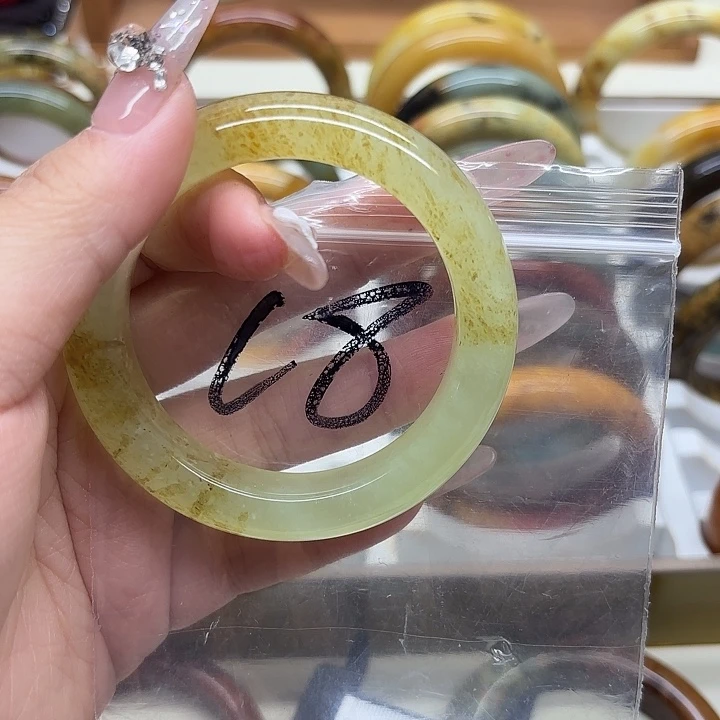 用***1蛇纹石玉未镶嵌珠宝半成品