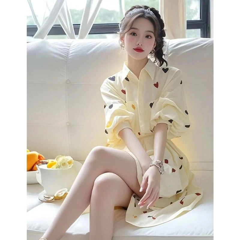 开春穿搭2025超火温柔甜美减龄显瘦衬衫连衣裙微胖mm收腰显瘦短裙