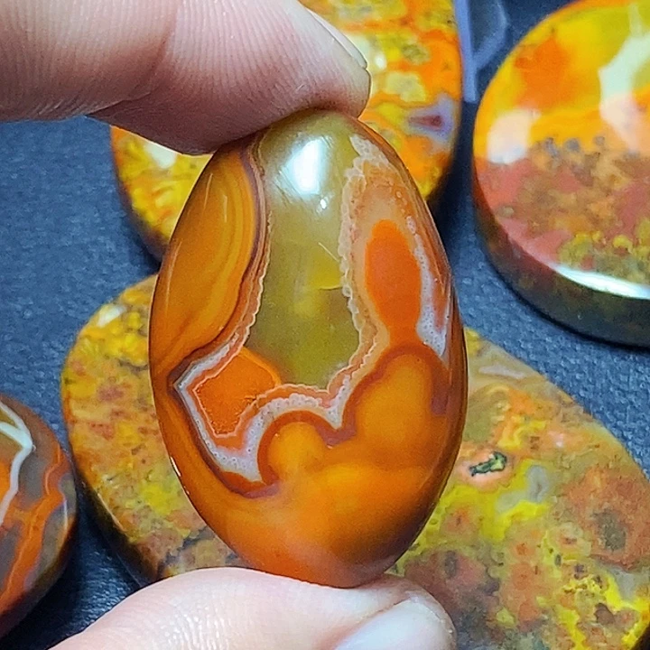 东***哥玛瑙/玉髓未镶嵌战国红