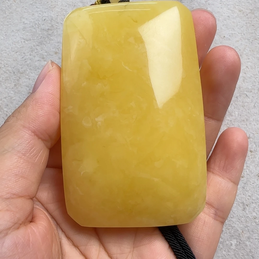 蜜蜡未镶嵌珠宝奇石