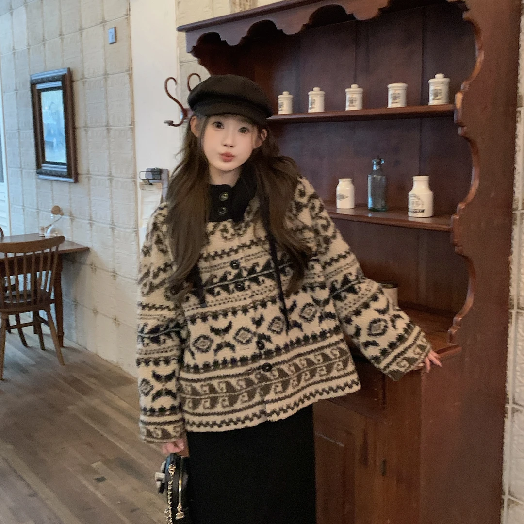 费尔岛复古羊羔毛外套女冬季2025新款皮毛一体连帽摇粒绒加厚外套