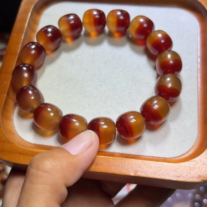 耶***苏未镶嵌手串玛瑙/玉髓