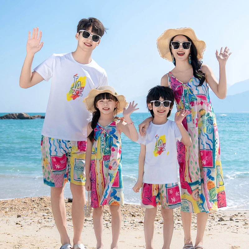 亲子沙滩连衣裙子海边母女装亲子装一家三口四口套装夏装短袖夏季
