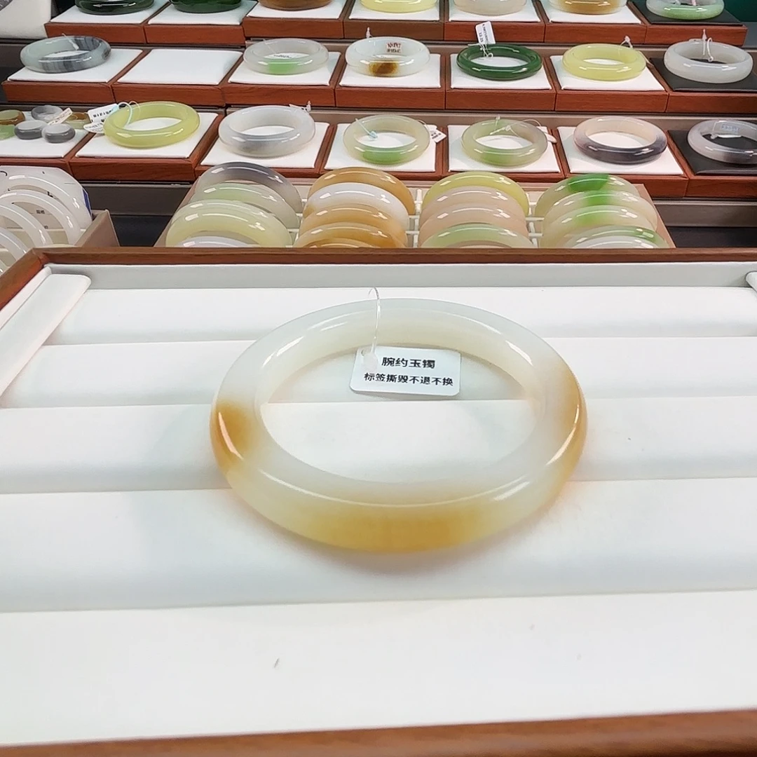 和田玉未镶嵌手镯56意境糖白