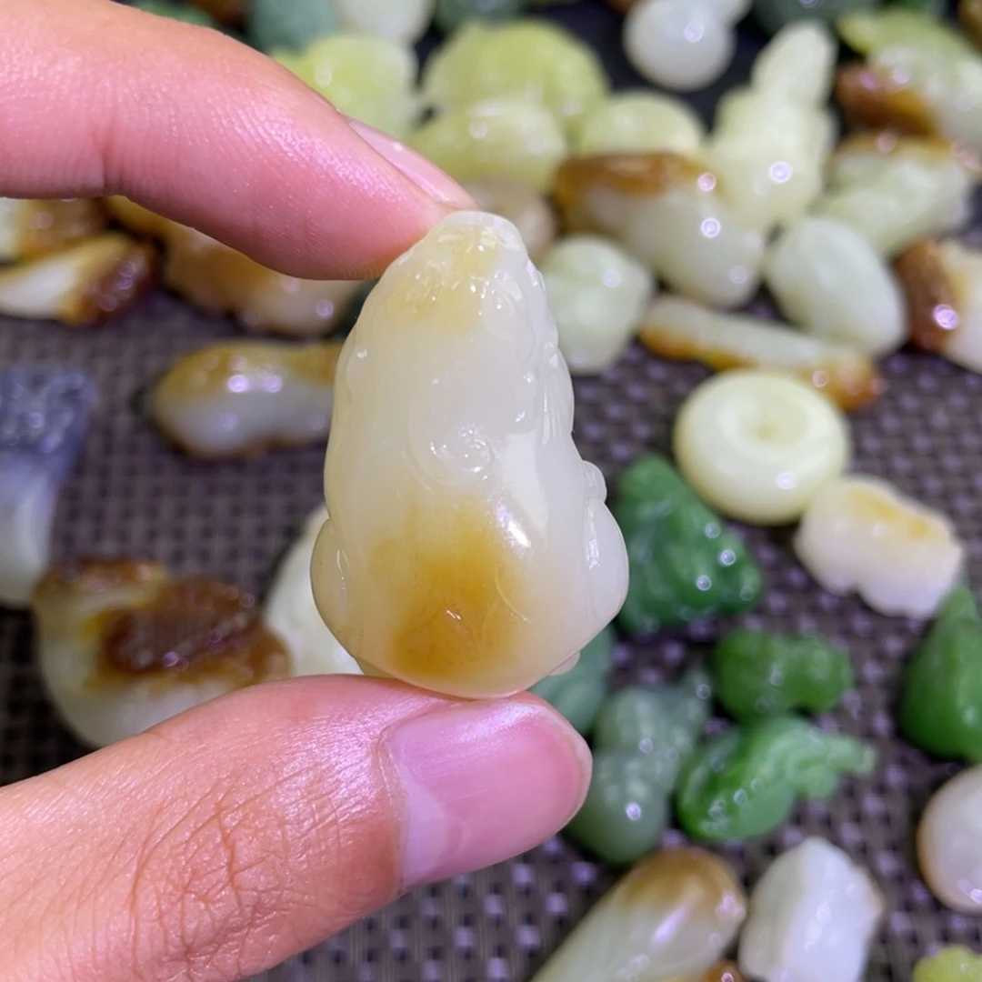 颈饰未镶嵌和田玉玥****贝