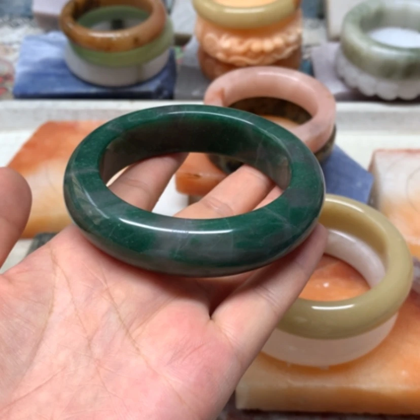 【闪购商品】未镶嵌手镯石英质玉六****哟非洲翠