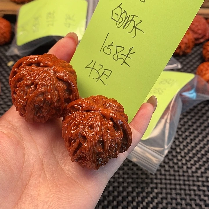 文玩核桃吊坠白狮子5