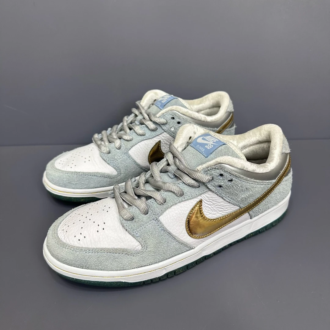 95新 NIKE/耐克 95新 44码dunk sb冰雪奇缘 休闲鞋 成色很新
