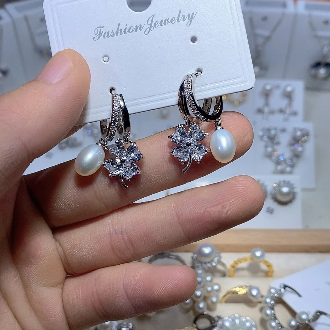 淡水珍珠银S925镶嵌耳饰