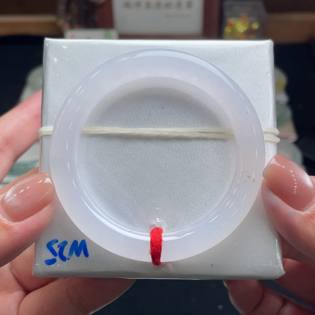 翡翠手镯未镶嵌翡翠50圆条