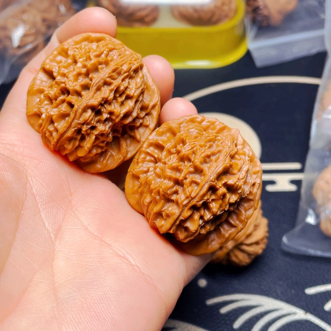 吊坠文玩核桃马老四一对