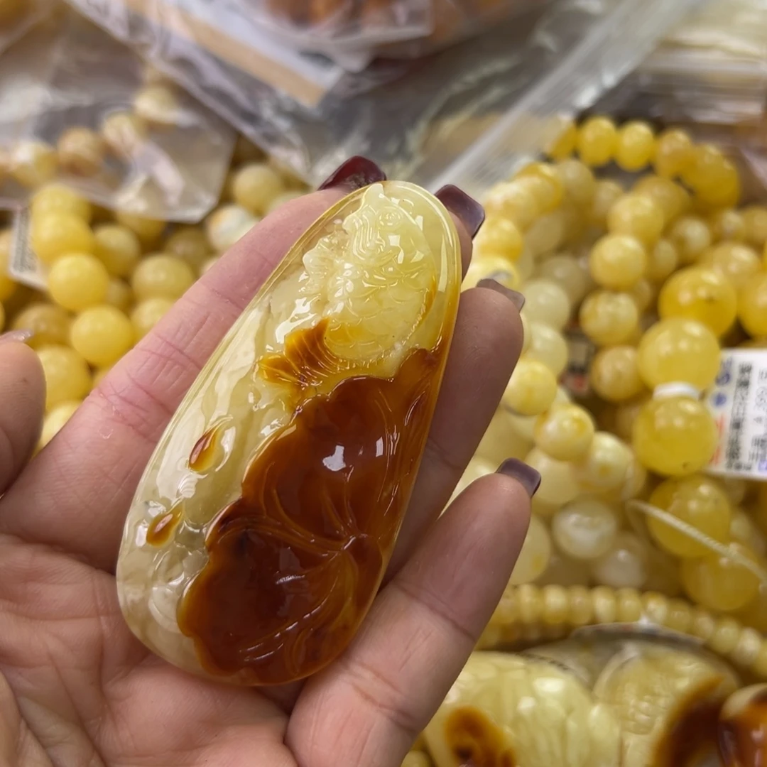 琥珀珠宝奇石未镶嵌