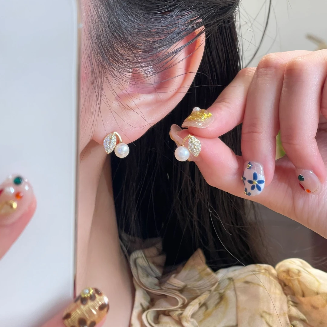 金枝玉叶爆闪小巧金色耳钉轻奢甜美百搭珠珠耳饰R2924