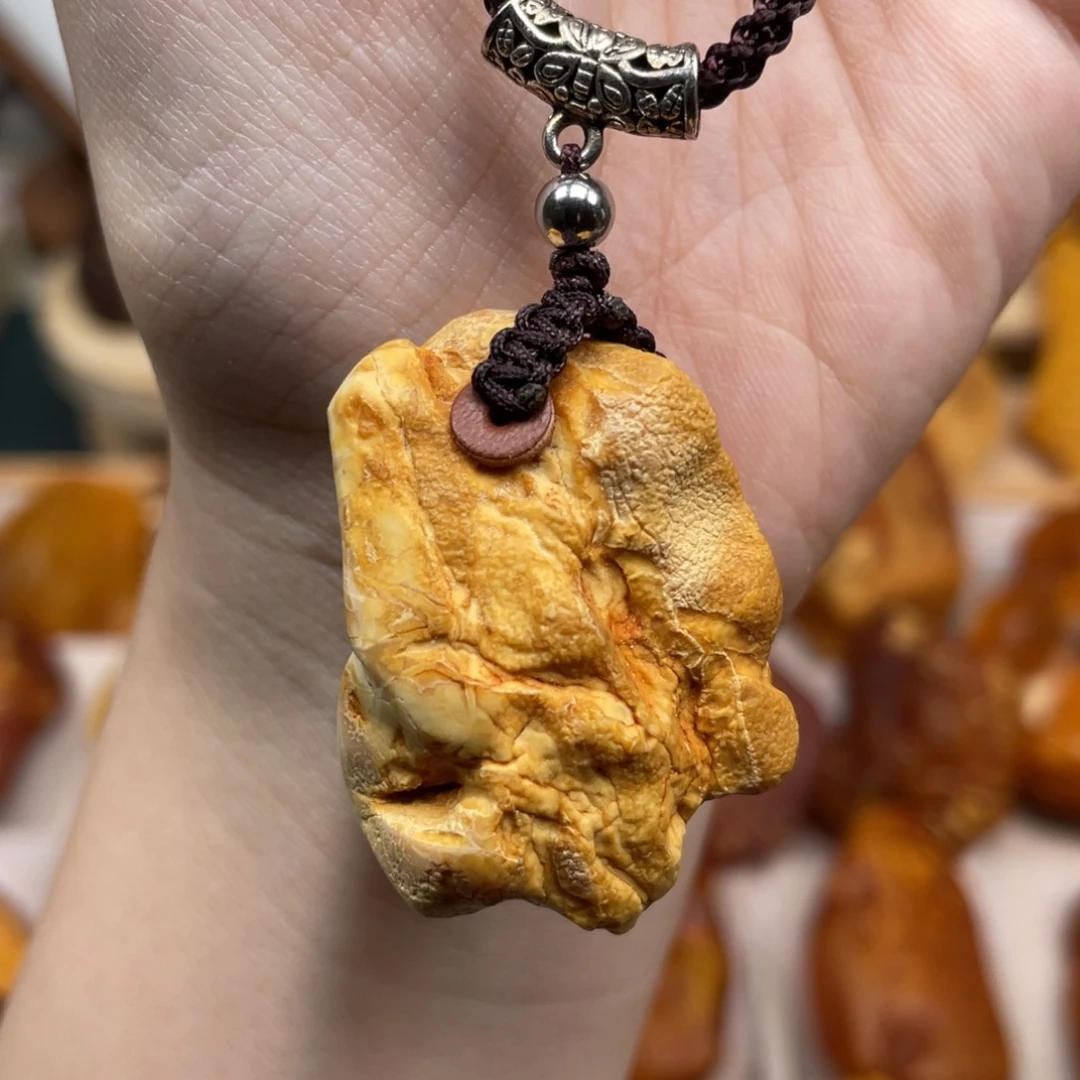 未镶嵌琥珀珠宝奇石