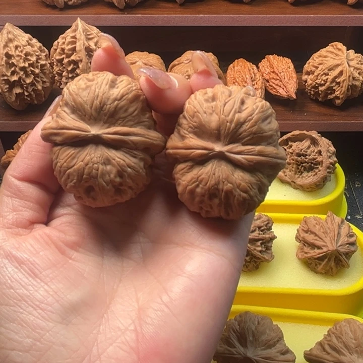 吊坠文玩核桃45元宝