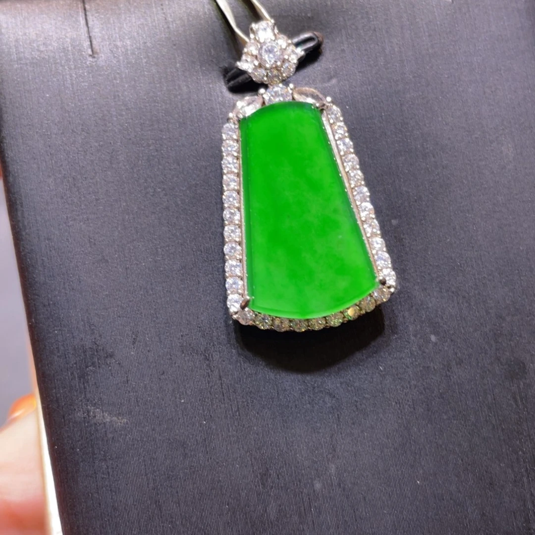 翡翠未镶嵌颈饰吊坠