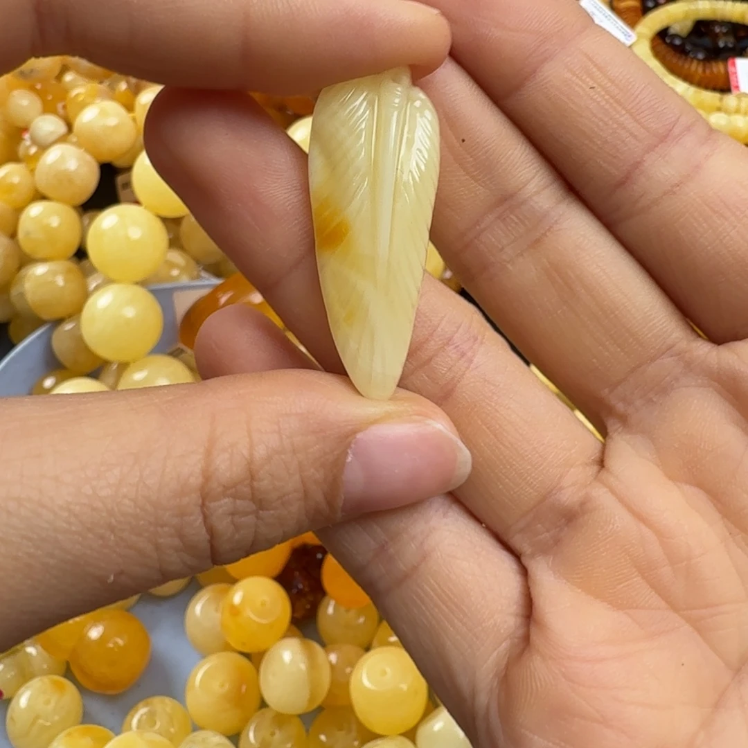 琥珀未镶嵌珠宝奇石