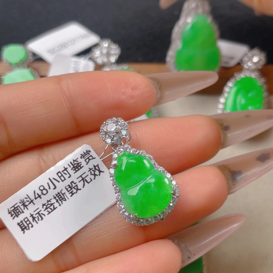 翡翠颈饰银S925镶嵌翡翠