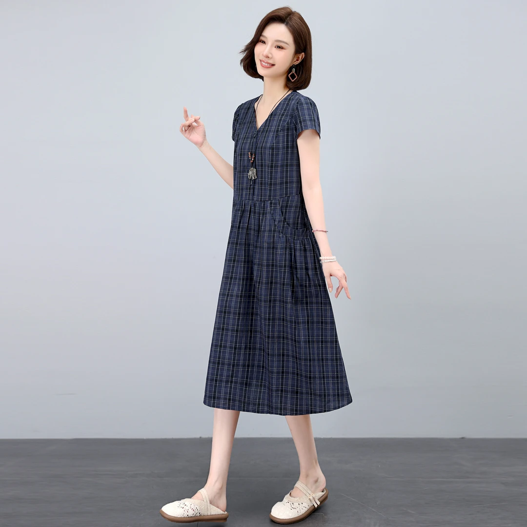 格子纯棉短袖连衣裙女2025夏季新款宽松休闲洋气减龄V领A字长裙子