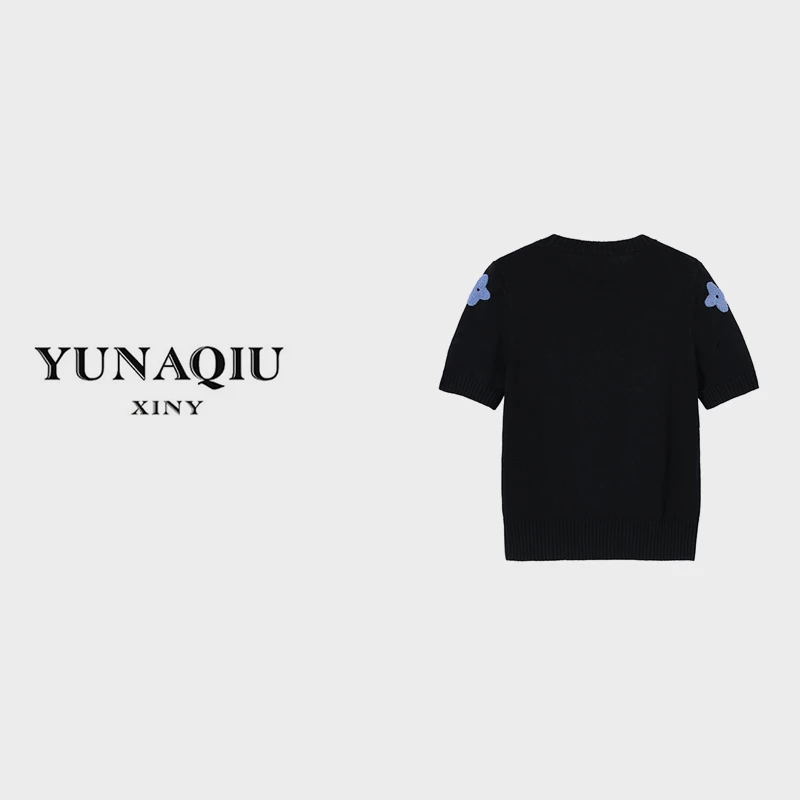 YUNAQIU夏季休闲设计师拼接简约时尚圆领百搭套头针织衫-5531