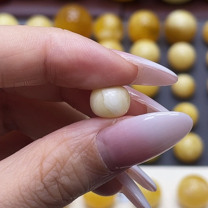 琥珀未镶嵌裸石9.4mm
