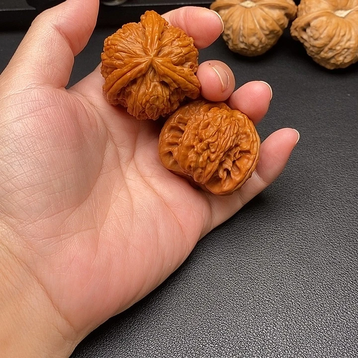 ℳ***人文玩核桃把件白奔