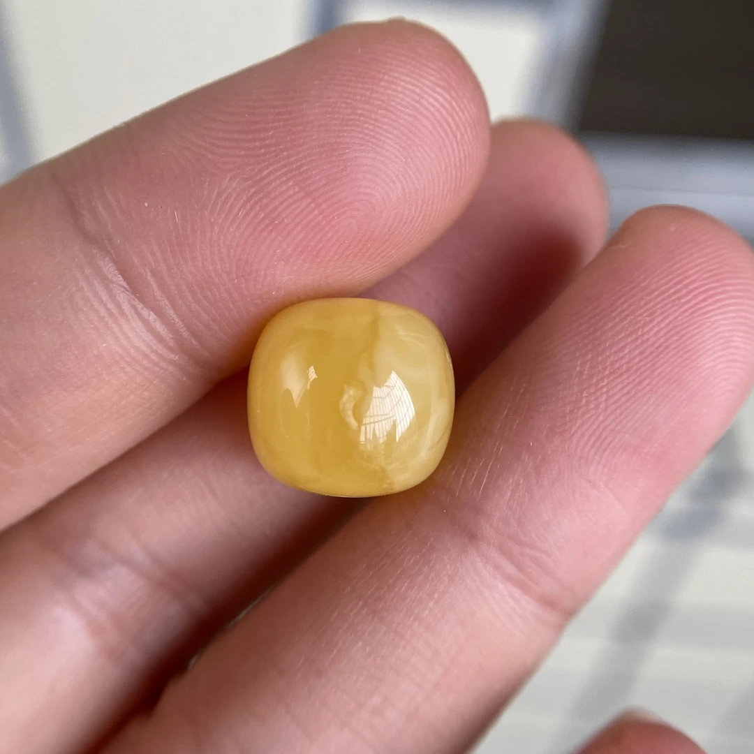 蜜蜡胶皮鸡油黄老型配饰12.0×11.5mm，清货不退，天然无优化，