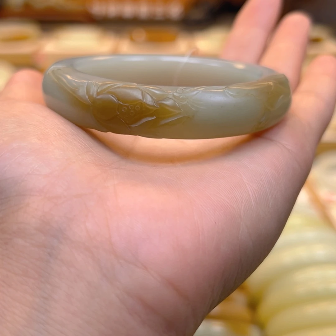 和田玉手镯未镶嵌13