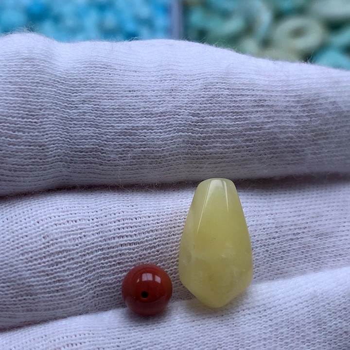 南红玛瑙未镶嵌珠宝奇石