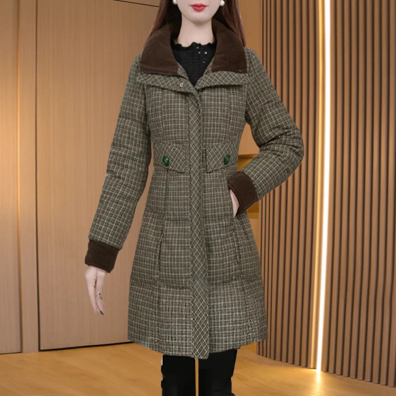 九江小个子时尚羽绒服2025新款冬季今年流行爆款时尚高端格子袄子