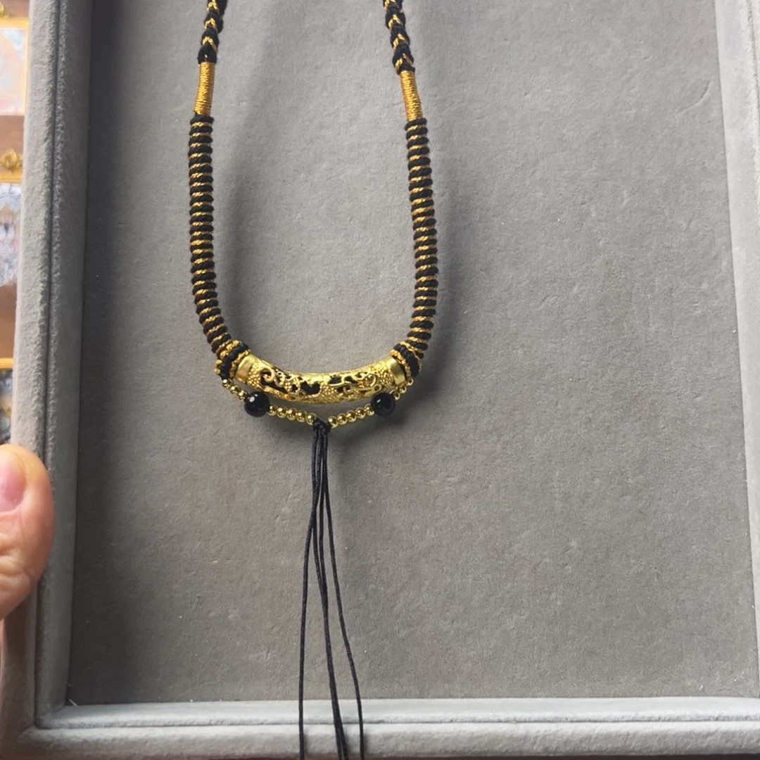 吊坠A****昊重工绳子一条