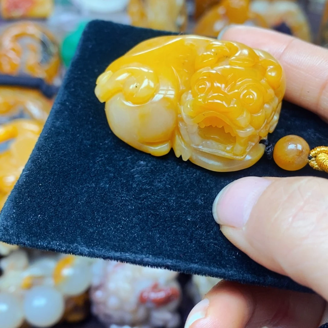 未镶嵌石英质玉（黄龙玉）吊坠(不含链)