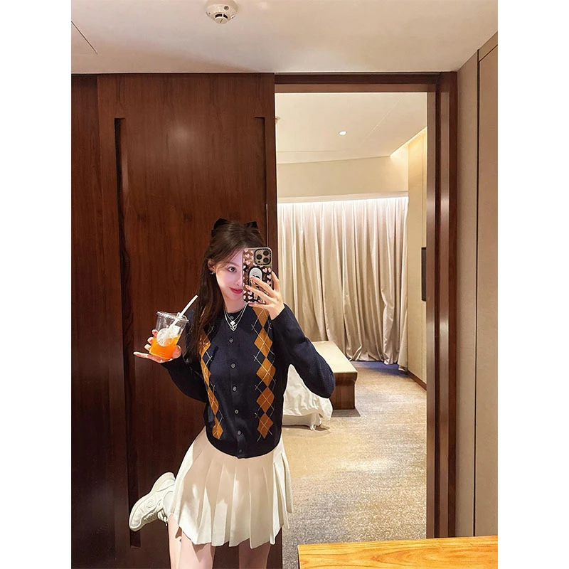 法式复古风洋气时尚撞色菱格纹长袖针织开衫高级感百褶半身短裙潮