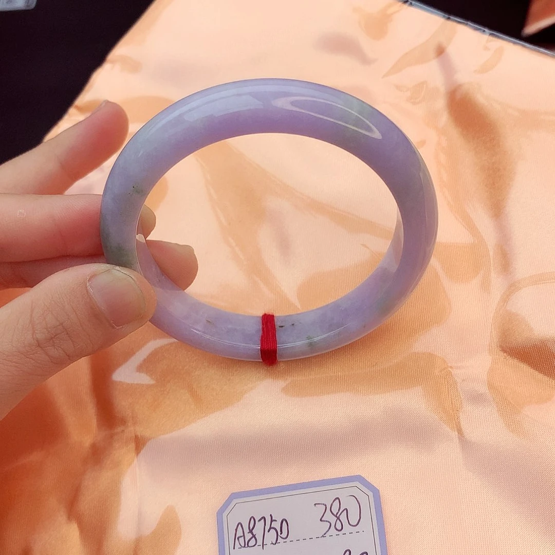 翡翠手镯未镶嵌翡翠