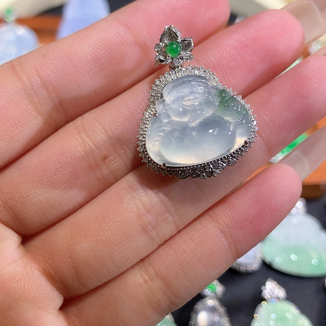 翡翠18K金镶嵌颈饰高冰财爷爷