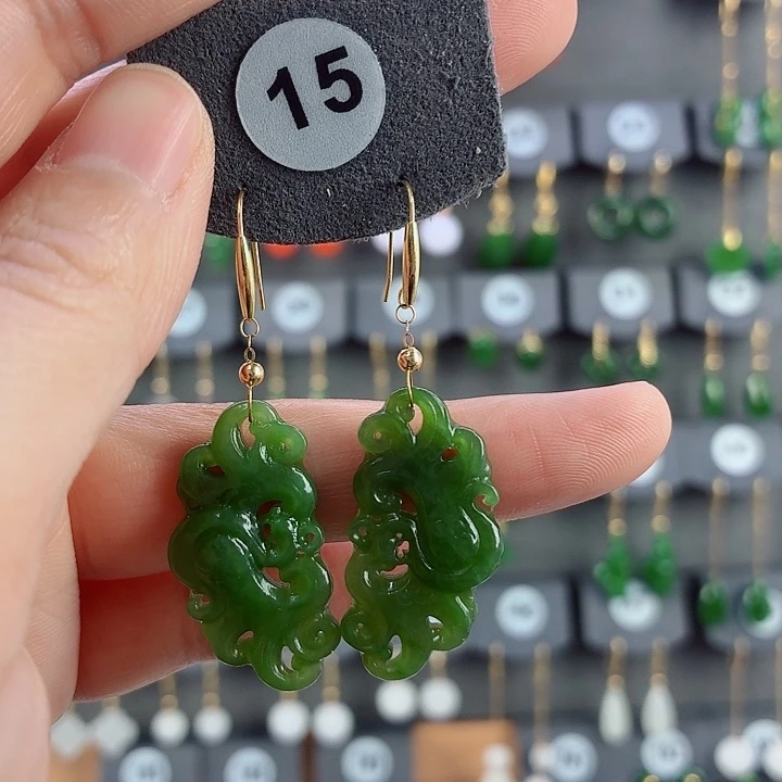 和田玉18K金镶嵌耳饰