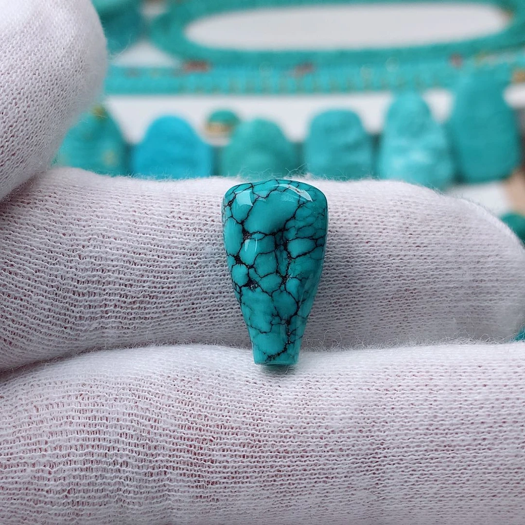 绿松石未镶嵌网花三通3克