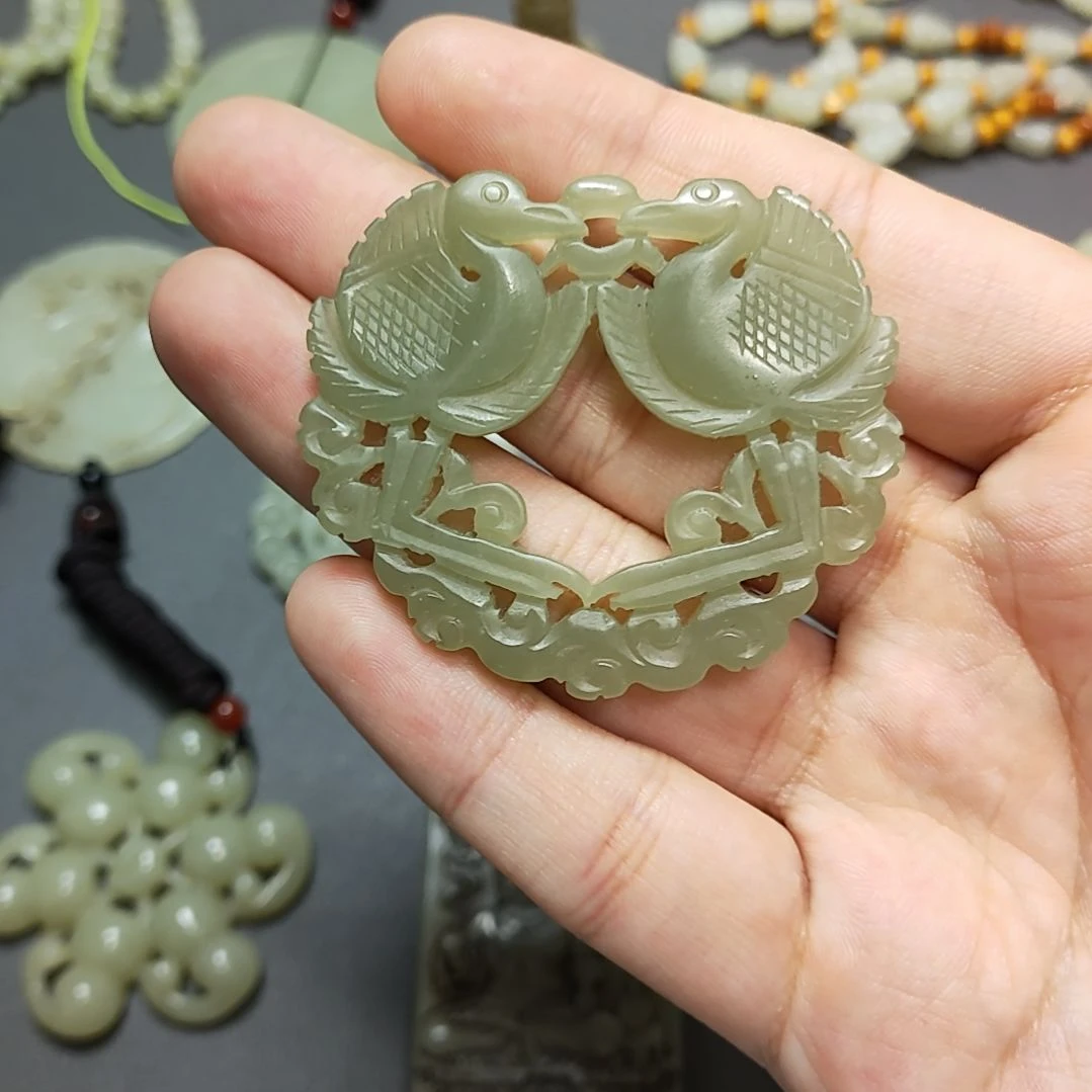 和田玉未镶嵌颈饰