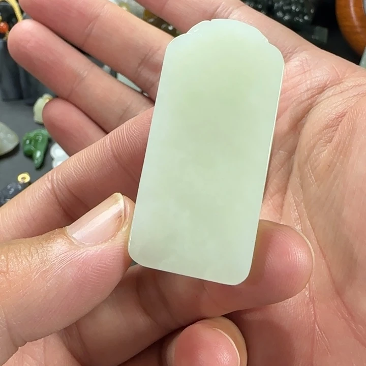 和田玉未镶嵌颈饰定制