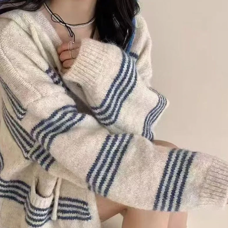 C-9080包包专属大码秋季新款条纹连帽慵懒风针织毛衣